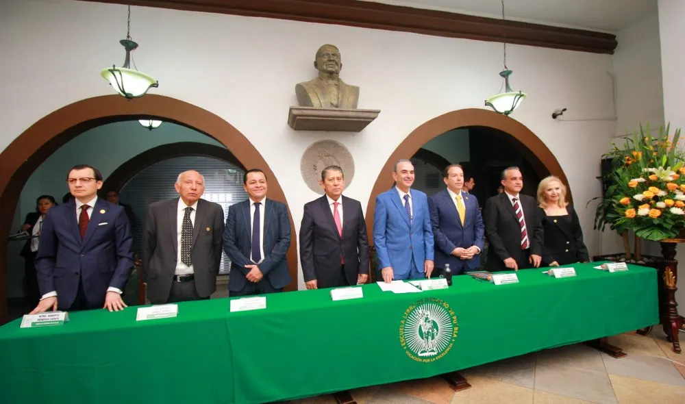 Inauguran ciclo escolar 2024-2025 en la Escuela Libre de Derecho de Puebla