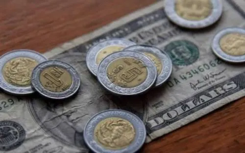 Dólar se vende en 19.54 pesos en terminal aérea capitalina