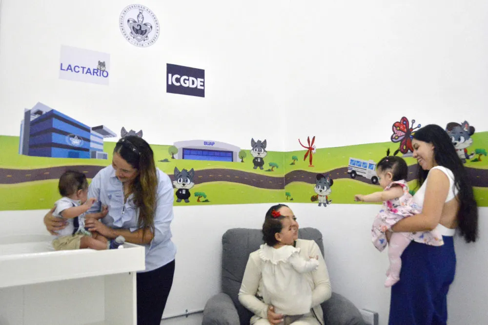 La BUAP promueve el derecho a la lactancia materna
