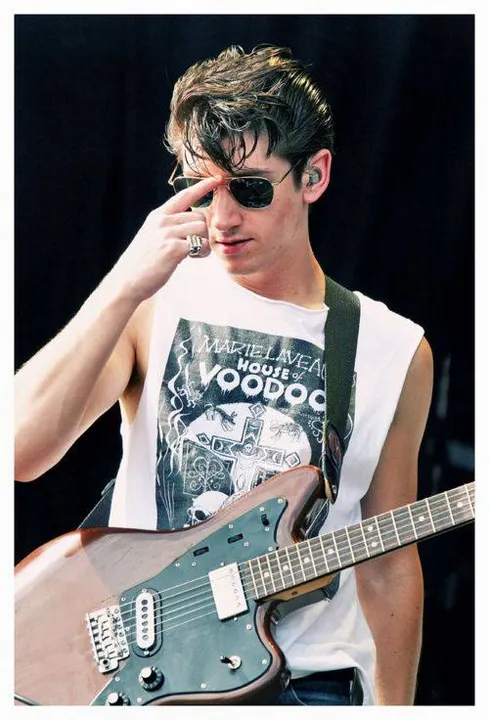 30 Razones por las que Alex Turner está en nuestro #MartesDeChicos