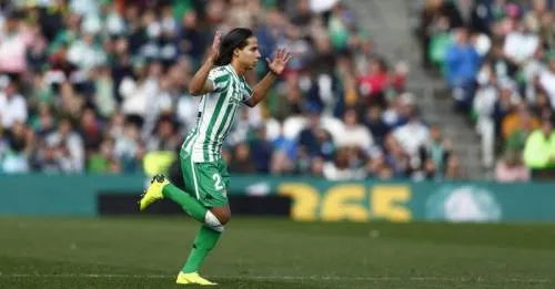 Real Betis rescata el empate en debut de Diego Lainez en Copa del Rey