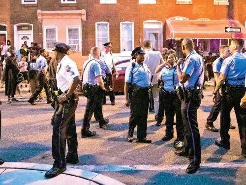 Cateo por droga desata tiroteo; seis policías heridos en Filadelfia