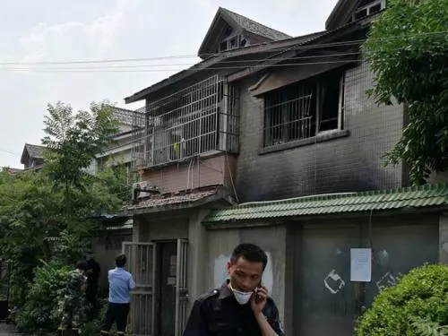 Mueren al menos 22 personas por incendio en China