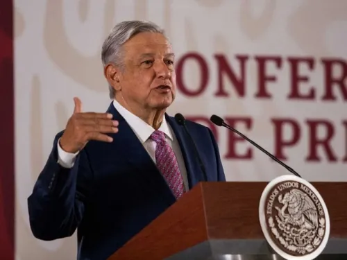 ‘No gusta que cambie la política económica, pero vamos a hacer la refinería’