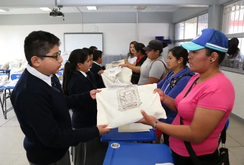 Entregará la SEP uniformes escolares