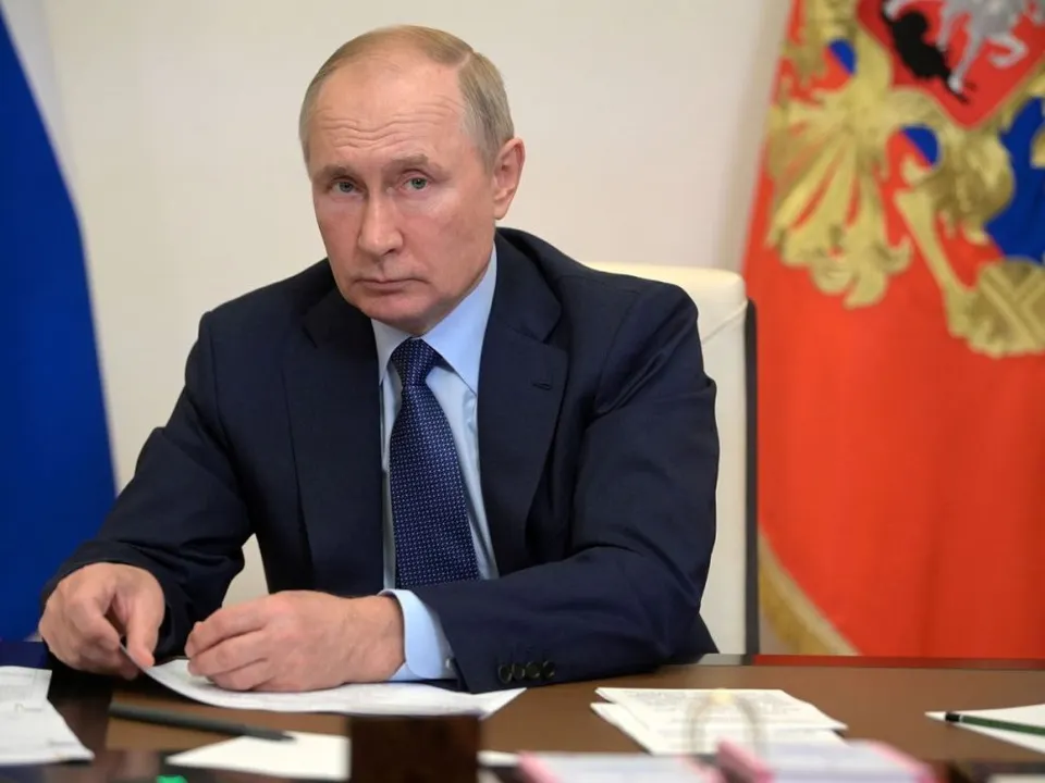 Enseñar a niños a cambiar de género es monstruoso: Putin