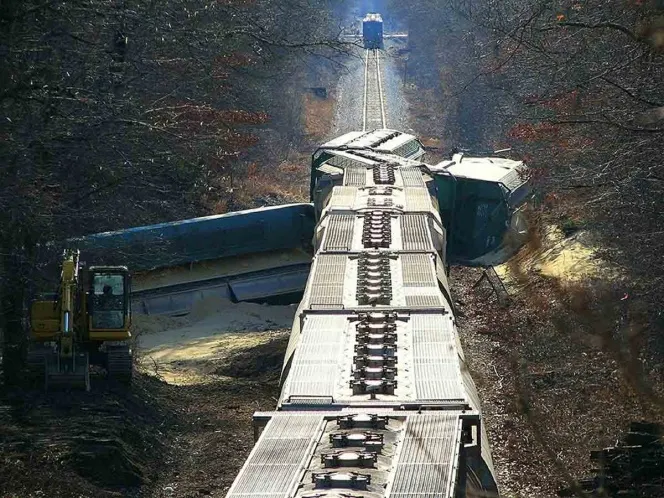 Descarrilamiento de tren deja al menos 51 muertos en Taiwán
