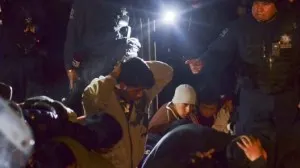 Normalistas de Michoacán saldrán libres tras pagar 7 mil pesos de fianza
