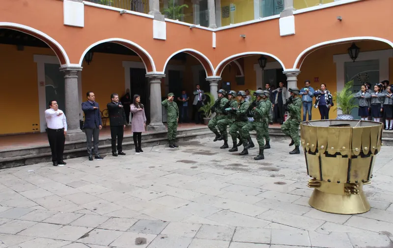 congreso-puebla-incineracion-de-bandera