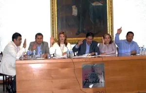 Convoca Comisión Permanente a sesión extraordinaria para 19 de mayo