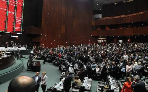 PAN no cede; crece tensión en el Congreso