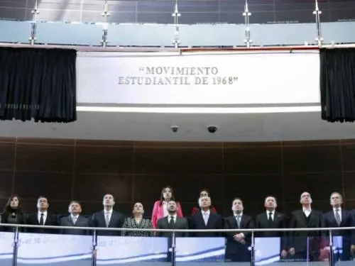 Desvelan en el Senado placa al “Movimiento Estudiantil de 1968”