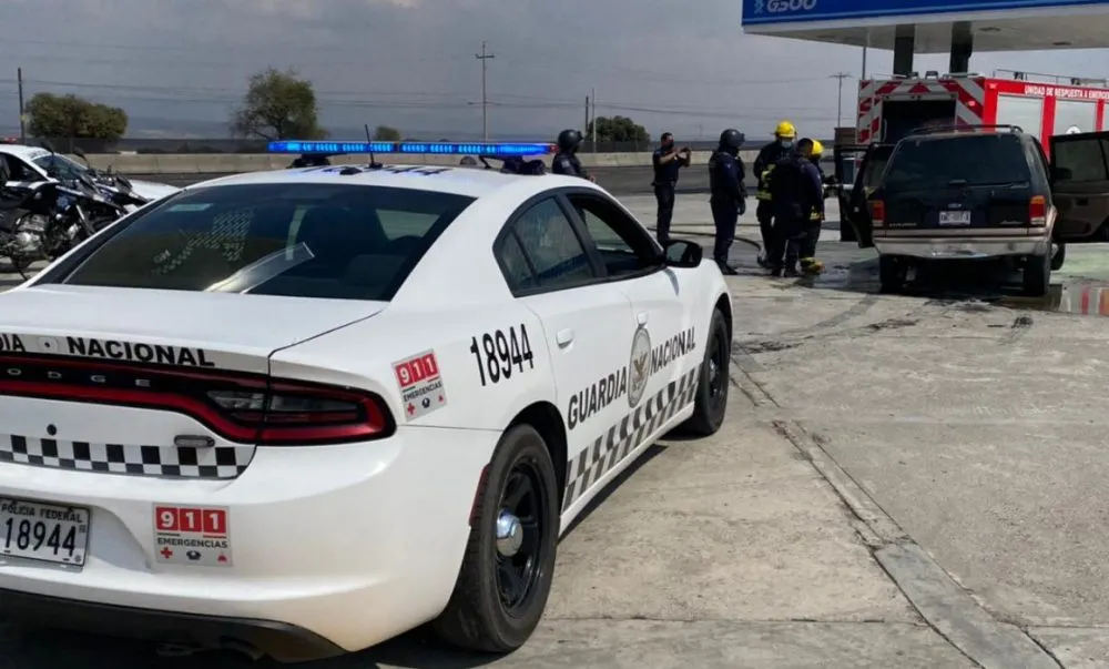Elemento de Guardia Nacional evita incendio en gasolinera en Tlaxcala