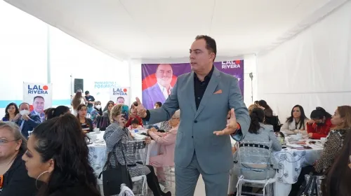 Las mujeres tienen el potencial de salir adelante por si mismas: Lalo Rivera Santamaría  