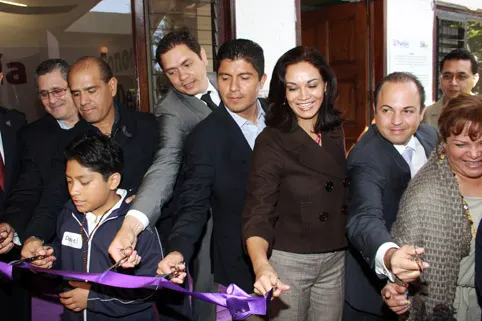 Ayuntamiento y SMDIF inauguran Aula de Tecnología a favor de los niños
