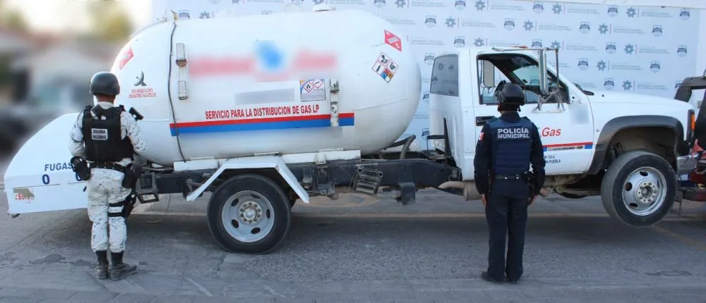 Aseguraron GN y SSC de Puebla dos vehículos presuntamente utilizados para el robo de hidrocarburo