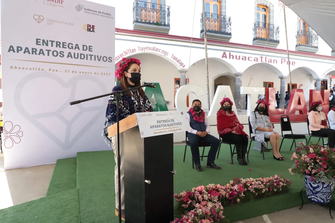 En Ahuacatlán, SEDIF realiza ‘Martes Ciudadano’ para apoyar a población vulnerable