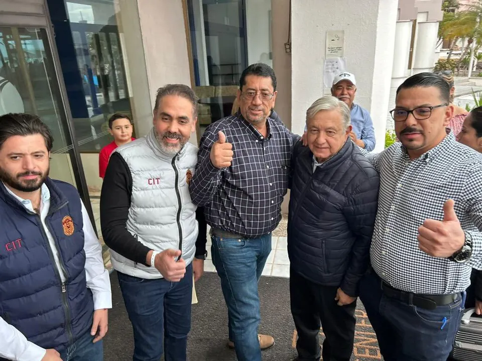 AMLO y Sección 65 mineros