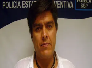 Estatales aseguran a persona que sustrajo mercancía de tienda
