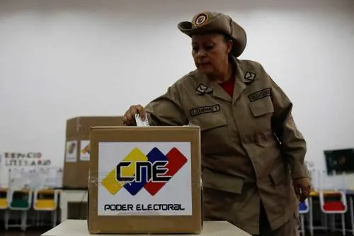 Inician elecciones en Venezuela, sin participación de oposición