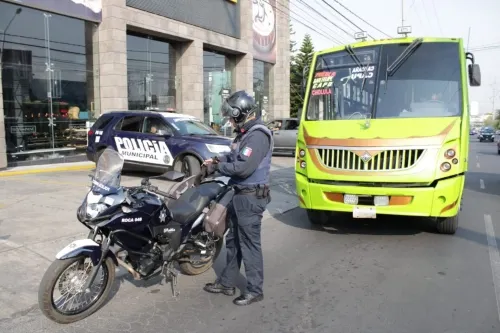 Usuarios atrapan a ladrón en el transporte público.