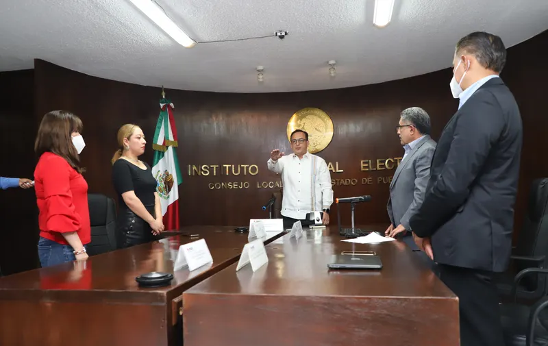 protesta titular del INE en Puebla