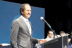 Esparza ya tiene fecha de arranque para la reelección