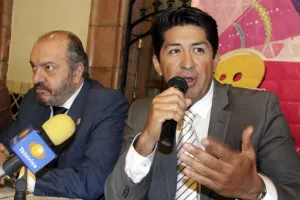 Prendas robadas a textileros poblanos se venden en tianguis de otros estados