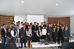 Asisten alumnos BUAP al Tribunal Electoral del Estado de Puebla