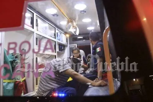 Delincuente resulta herido al asaltar una farmacia en bulevar Xonaca