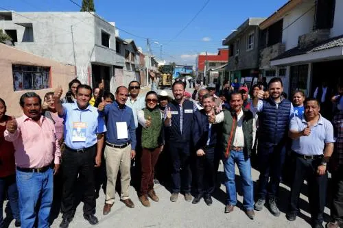 Luis Banck y vecinos arrancan la pavimentación de nueve vialidades al Sur de la Ciudad