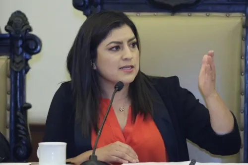 Incurre Claudia Rivera en nepotismo en proceso de reclutamiento del Ayuntamiento