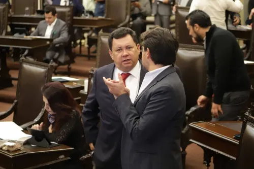Alonso Granados pierde nuevamente la cordura y arremete contra Biestro