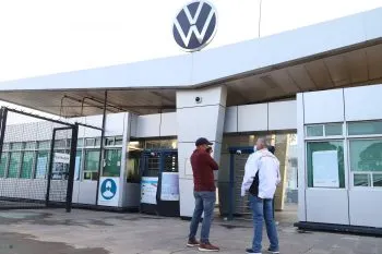 Sindicato mantiene abierta la puerta de la negociación con Volkswagen