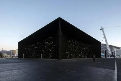 Este pabellón para los juegos de invierno de corea es el edificio más oscuro del mundo