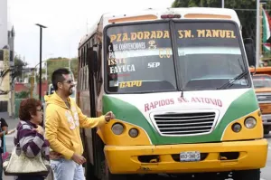 Transportistas hacen petición ante SIT para alza en costo del pasaje