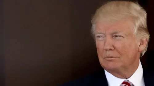 Trump inquieta a EEUU al sugerir hacer menos test de COVID-19
