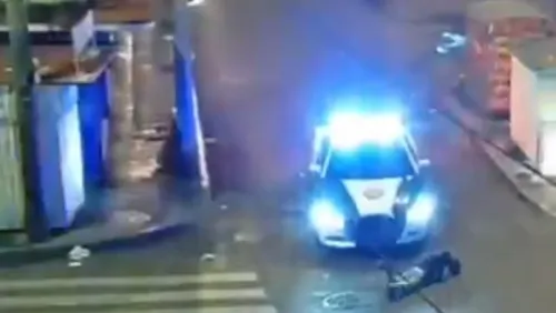 Sujeto asalta a transeúnte; patrulla lo atropella mientras escapaba