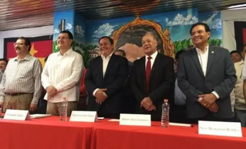 Óscar González Yáñez, del PT, declina a favor de Delfina Gómez en el Edomex