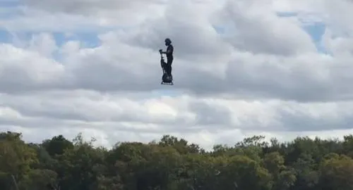 ¿Back to the future? Una empresa francesa estrena un segway volador