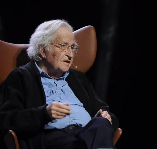 Concluye Chomsky la décima edición de la Ciudad de las Ideas