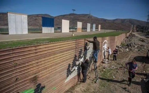Trump suspende leyes ambientales para construir el muro