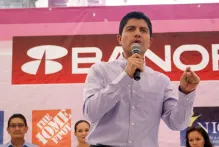 Eduardo Rivera llama a la población a no alarmarse por actividad del volcán