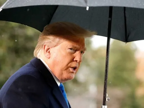 Trump veta a periodistas de Bloomberg News