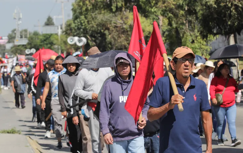 Marcha de la 28 de Octubre colapsa vialidades en Puebla en defensa del agua