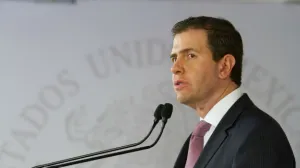A un año de su llegada, Alfredo Castillo deja la comisión para Michoacán