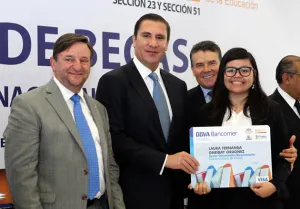 Reconocen SNTE y Monte de Piedad, impulso de RMV a la educación