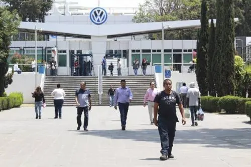 Encuentran muerto a trabajador de VW al interior de la planta