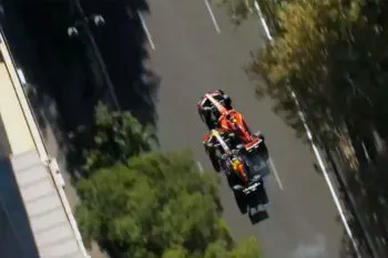 Choque priva a “Checo” Pérez del podio en el Gran Premio de Azeirbayán