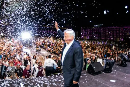 ¡El pueblo está feliz! Gritan algunos en el Zócalo